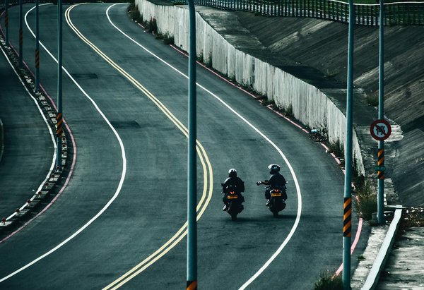 Découvrez les motos pour enfants : guide d'initiation et conseils de sécurité